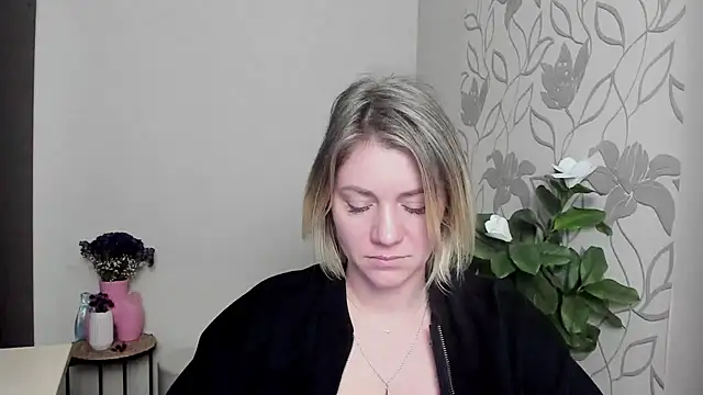 MariaSttone online show from 03-10-25, 02:05