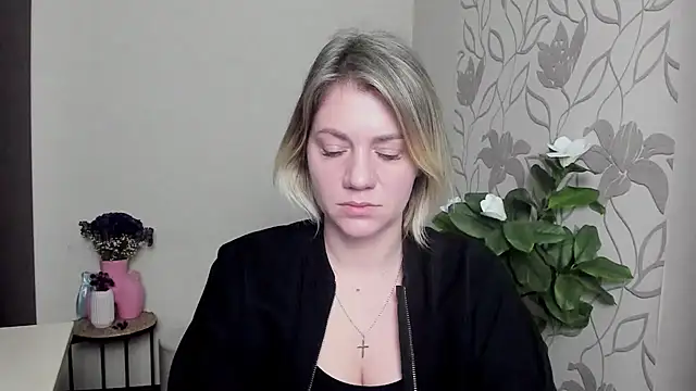 MariaSttone online show from 03-11-25, 09:24