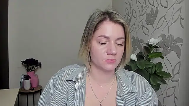 MariaSttone online show from 03-11-25, 05:57