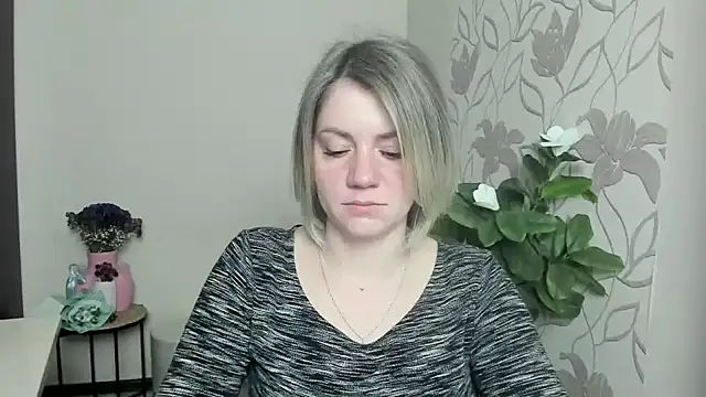 MariaSttone online show from 03-18-25, 06:04