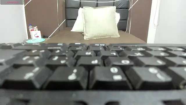 AntonellaRosee  online show from 01-31-25, 11:46