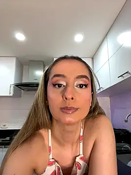 nicollefiorett online show from 09-29-25, 10:14