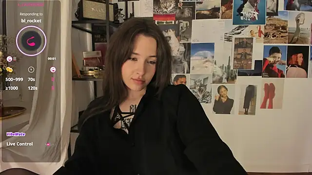 Snapshot of MonicaRocket chatting on 01-05-25, 04:27 MonicaRocket online show from 01-05-25, 04:27