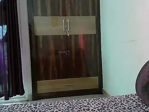 Official queen online show from 03-15-26, 06:19