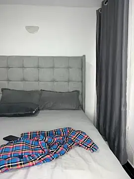 prettiepearl online show from 09-23-25, 05:54