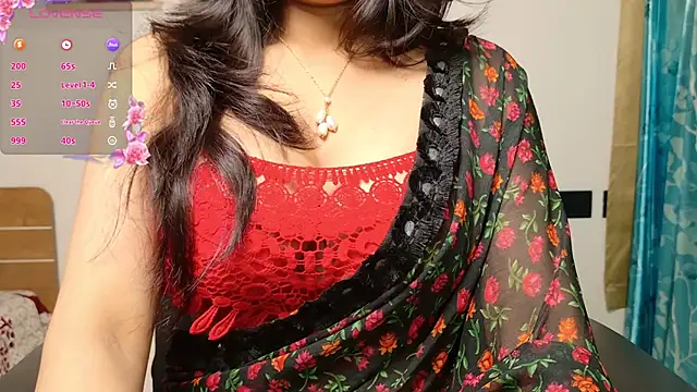 Snapshot of Punjabi_Queen1 chatting on 11-26-25, 10:44 Punjabi Queen1 online show from 11-26-25, 10:44