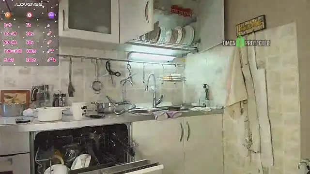Snapshot of MilfeaN chatting on 02-09-25, 06:33 MilfeaN online show from 02-09-25, 06:33