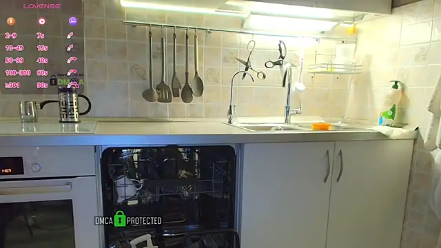 MilfeaN online show from 10-28-25, 08:07