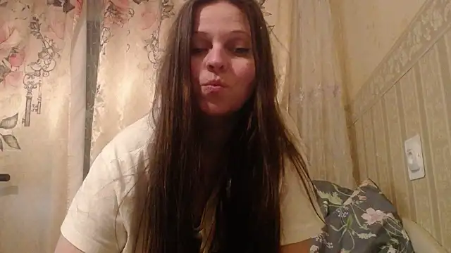 Snapshot of CatMelissa chatting on 04-20-26, 09:49 CatMelissa online show from 04-20-26, 09:49