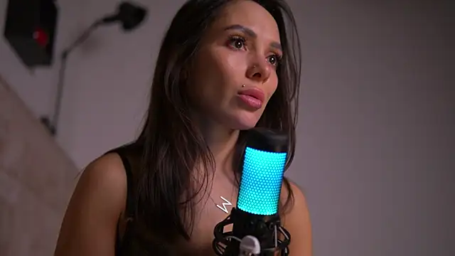 Snapshot of Mila_May_ chatting on 12-25-24, 03:50 Mila May online show from 12-25-24, 03:50