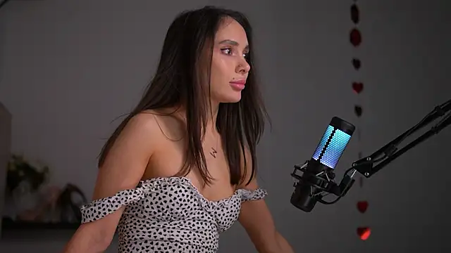 Snapshot of Mila_May_ chatting on 02-09-25, 06:11 Mila May online show from 02-09-25, 06:11