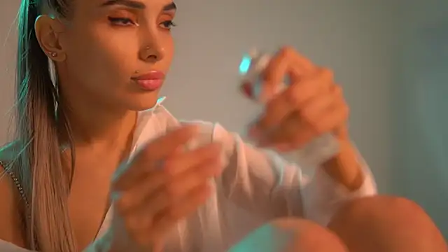 Snapshot of Mila_May_ chatting on 09-13-25, 03:01 Mila May online show from 09-13-25, 03:01