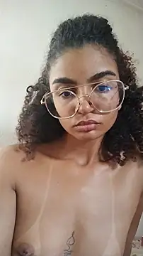 Snapshot of Emanuelle_manu chatting on 04-01-26, 07:00 Emanuelle manu online show from 04-01-26, 07:00