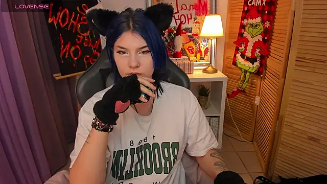 mekurisu online show from 12-17-24, 01:18