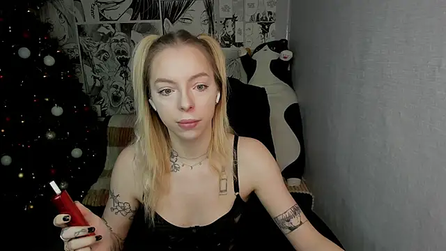 Snapshot of Martha_Cameron chatting on 12-20-24, 08:34 Martha Cameron online show from 12-20-24, 08:34