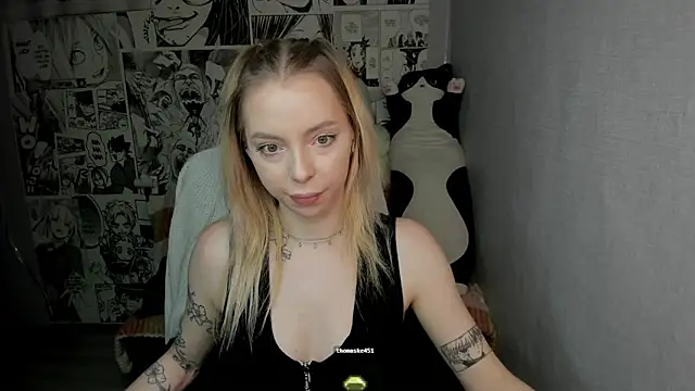 Snapshot of Martha_Cameron chatting on 02-03-25, 11:58 Martha Cameron online show from 02-03-25, 11:58