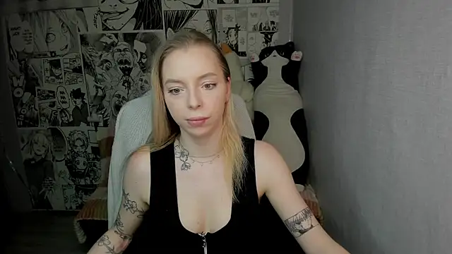 Snapshot of Martha_Cameron chatting on 02-04-25, 03:00 Martha Cameron online show from 02-04-25, 03:00