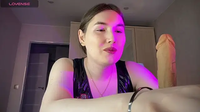 Snapshot of Maria_Bowie chatting on 05-25-26, 04:40 Maria Bowie online show from 05-25-26, 04:40