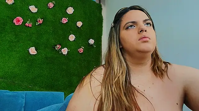 Huge Titties  online show from 06-22-26, 07:11