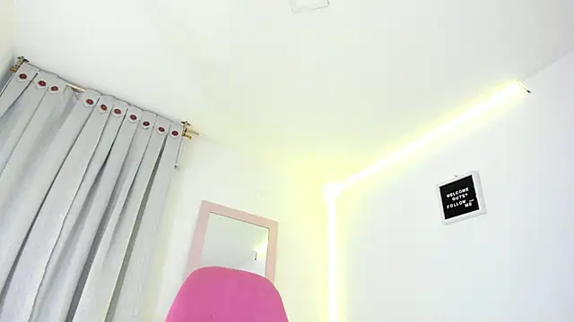 Snapshot of Anniie_grey chatting on 12-14-24, 12:11 Anniie grey online show from 12-14-24, 12:11