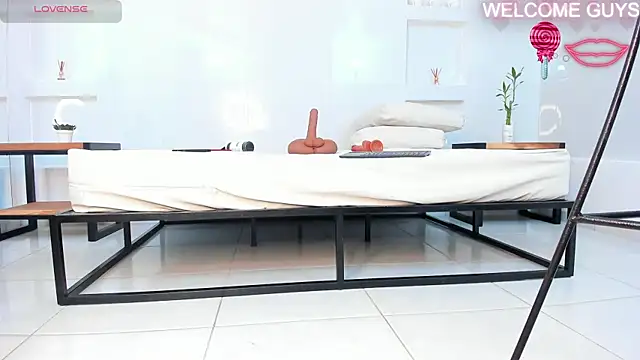 Snapshot of julietha_taylor chatting on 01-18-25, 09:02 julietha taylor online show from 01-18-25, 09:02