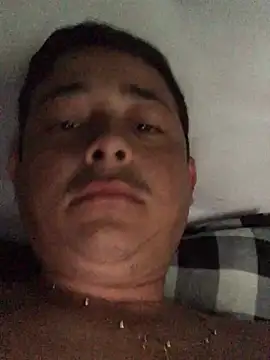 isacalejandroo online show from 02-08-25, 01:44