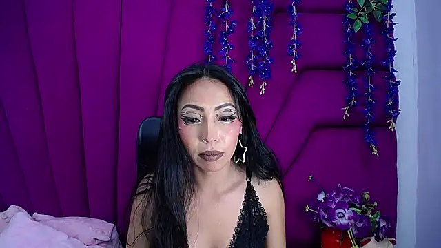 nathalia pink online show from 05-13-26, 03:37