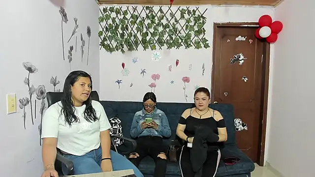 Snapshot of Luna_Star_Sl chatting on 03-22-25, 12:14 Luna Star Sl online show from 03-22-25, 12:14