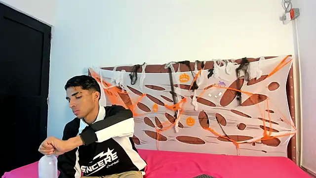 boys yourparty online show from 10-18-25, 01:12