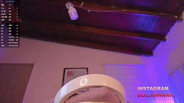 lil hanna18 online show from 12-18-24, 02:49