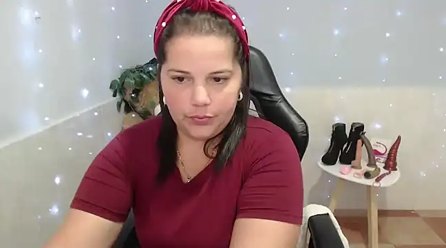 kiara scottt online show from 01-04-25, 04:55