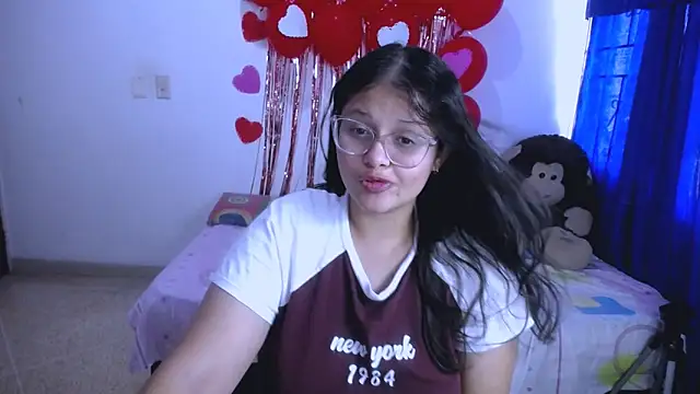 Snapshot of angel_barbie_1 chatting on 02-10-26, 02:43 angel barbie 1 online show from 02-10-26, 02:43