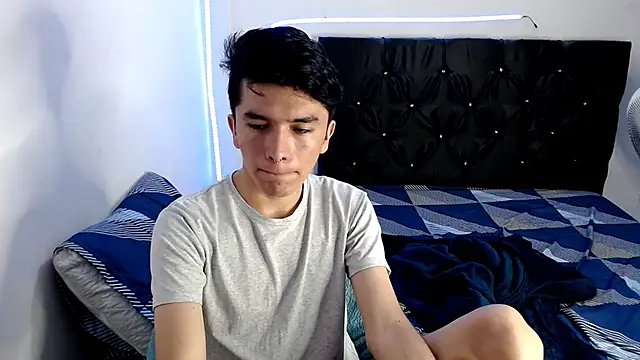 Snapshot of benji_hoter chatting on 01-27-25, 05:15 benji hoter online show from 01-27-25, 05:15