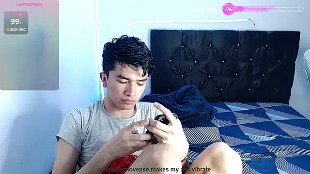 Snapshot of benji_hoter chatting on 01-29-25, 05:02 benji hoter online show from 01-29-25, 05:02