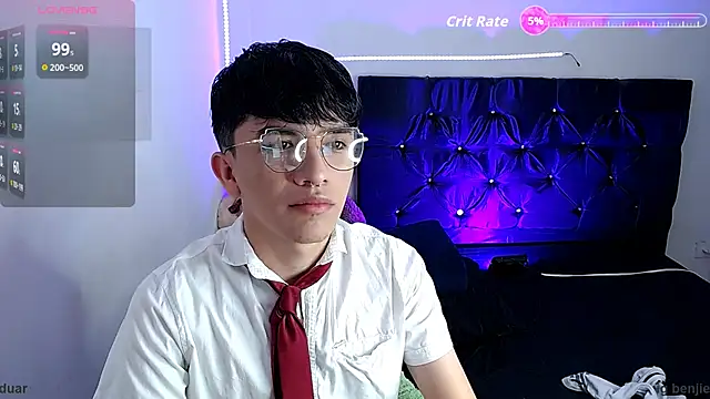 Snapshot of benji_hoter chatting on 10-31-25, 04:41 benji hoter online show from 10-31-25, 04:41