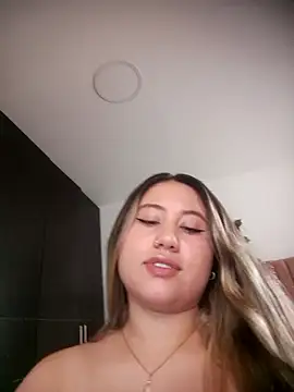 eimy collinssss online show from 12-21-25, 07:21