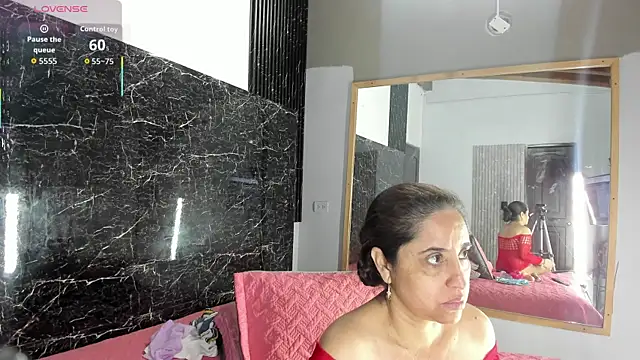 Yaya    11 online show from 10-24-25, 03:58