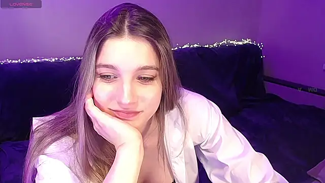 Snapshot of Abigail_Wills chatting on 04-22-26, 03:46 Abigail Wills online show from 04-22-26, 03:46