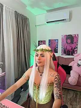 Snapshot of annieesweett chatting on 06-30-26, 09:49 annieesweett online show from 06-30-26, 09:49