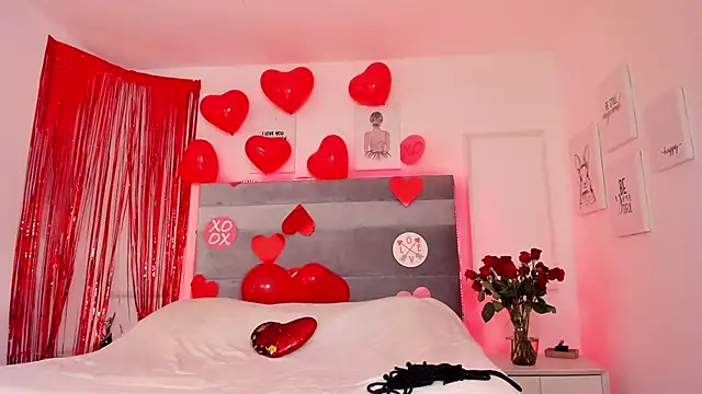 Snapshot of Eliz_jane chatting on 02-15-25, 04:12 Eliz jane online show from 02-15-25, 04:12