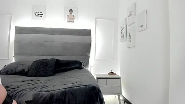 Snapshot of Eliz_jane chatting on 03-11-25, 01:01 Eliz jane online show from 03-11-25, 01:01