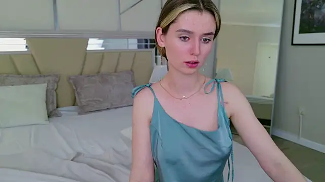 Snapshot of MarybethSnow chatting on 01-25-25, 11:00 MarybethSnow online show from 01-25-25, 11:00