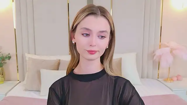 Snapshot of MarybethSnow chatting on 09-18-25, 05:15 MarybethSnow online show from 09-18-25, 05:15