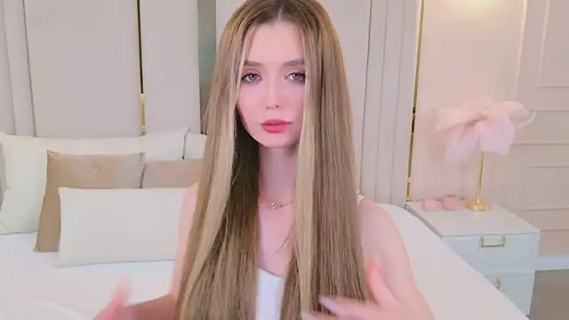 Snapshot of MarybethSnow chatting on 10-11-25, 05:22 MarybethSnow online show from 10-11-25, 05:22