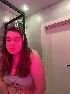 Snapshot of SuzieMurray chatting on 04-16-26, 08:26 SuzieMurray online show from 04-16-26, 08:26