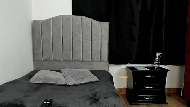 lorymoon online show from 12-23-24, 06:58