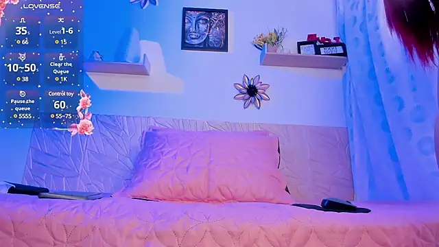 Snapshot of ZaraWest chatting on 02-18-25, 10:03 ZaraWest online show from 02-18-25, 10:03