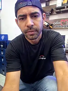 Snapshot of Alsaud1106 chatting on 02-19-25, 07:38 Alsaud1106 online show from 02-19-25, 07:38