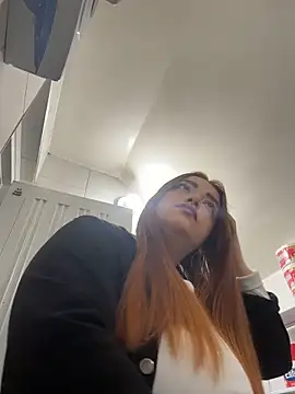 Snapshot of Tatiana_O chatting on 02-18-26, 02:02 Tatiana O online show from 02-18-26, 02:02