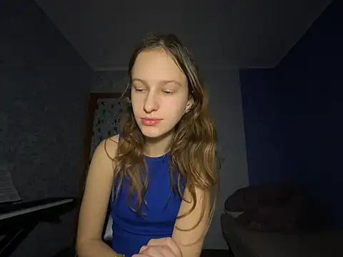 Snapshot of Eva_Angel3 chatting on 12-21-24, 06:34 Eva Angel3 online show from 12-21-24, 06:34